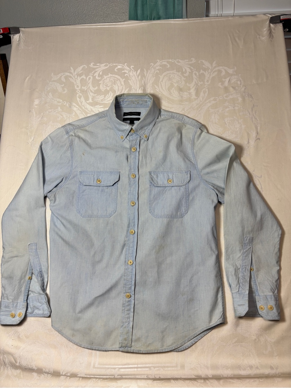 Banana Republic Light Blue Casual Button-Down Shirt